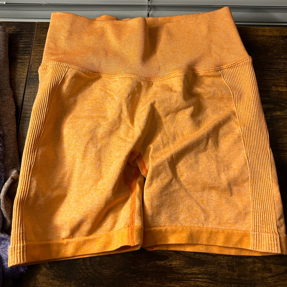 QQQ women’s butt scrunch shorts